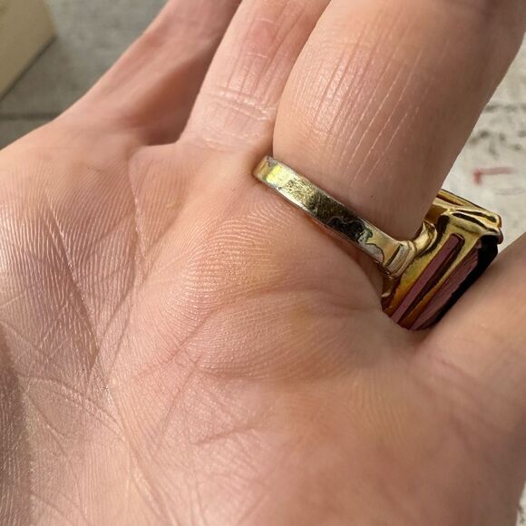 Vintage Avon Smokey Violet Cocktail Ring - Picture 3 of 8